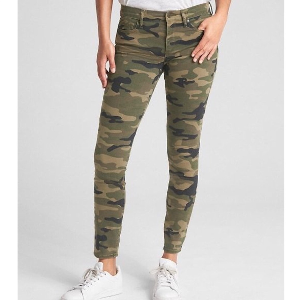 NWT Gap camo midrise skinny jeans size  27 4